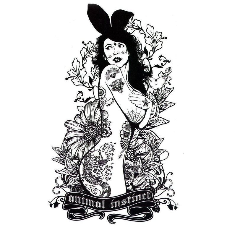 Tatouage temporaire hyperréaliste Bunny Babe de ArtWear Tattoo Cartoon sur le bras d'un homme et jambe d'une femme