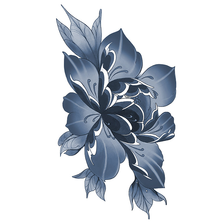 Tatouage temporaire hyperréaliste Blue Peony de ArtWear Tattoo Fleurs sur le bras d'un homme et jambe d'une femme