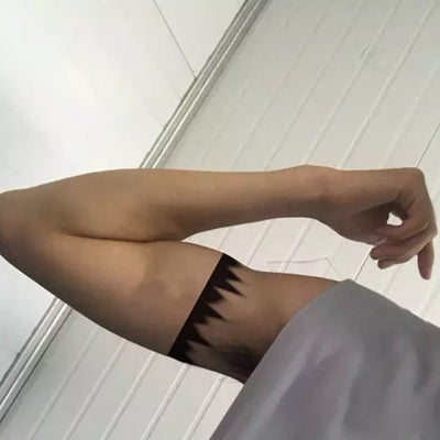 Tatouage temporaire hyperréaliste Wristband 3 - Pack de ArtWear Tattoo Géométriques sur le bras d'un homme et jambe d'une femme