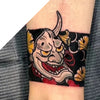 Tatouage temporaire hyperréaliste Wristband 2 - Pack de ArtWear Tattoo Fleurs sur le bras d'un homme et jambe d'une femme