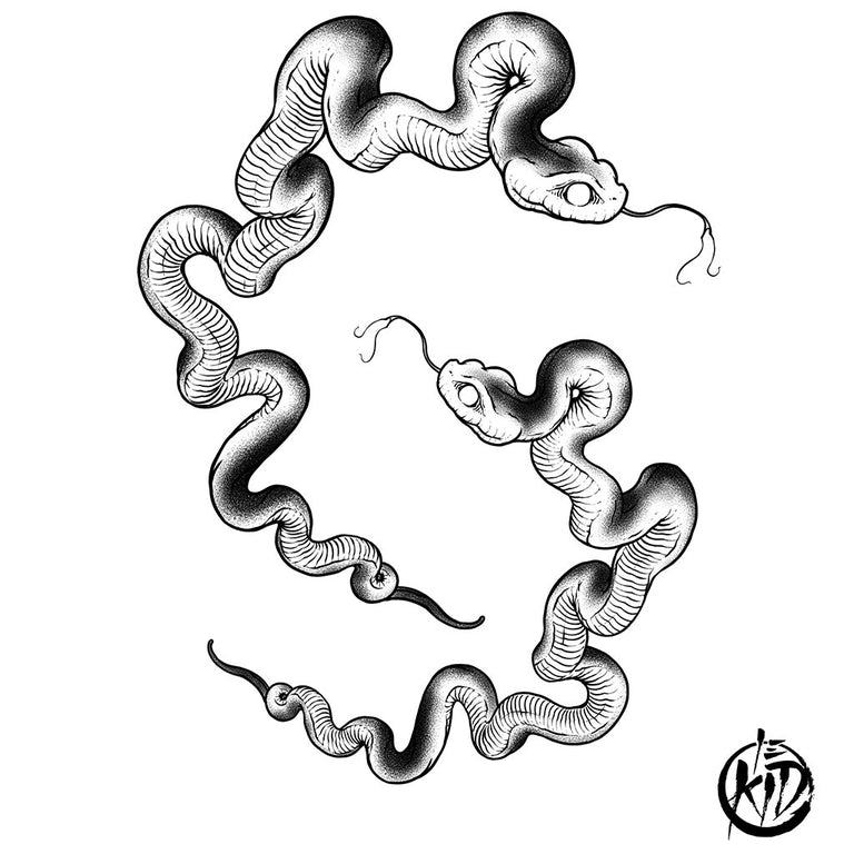 Tatouage temporaire hyperréaliste Snake Pack - by Le Kid de ArtWear Tattoo Collaborations sur le bras d'un homme et jambe d'une femme