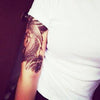 Tatouage temporaire hyperréaliste Koi Fish 1 de ArtWear Tattoo Animaux sur le bras d'un homme et jambe d'une femme