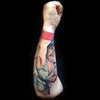 Tatouage temporaire hyperréaliste Hero 3D - Pack de ArtWear Tattoo Cartoon sur le bras d'un homme et jambe d'une femme