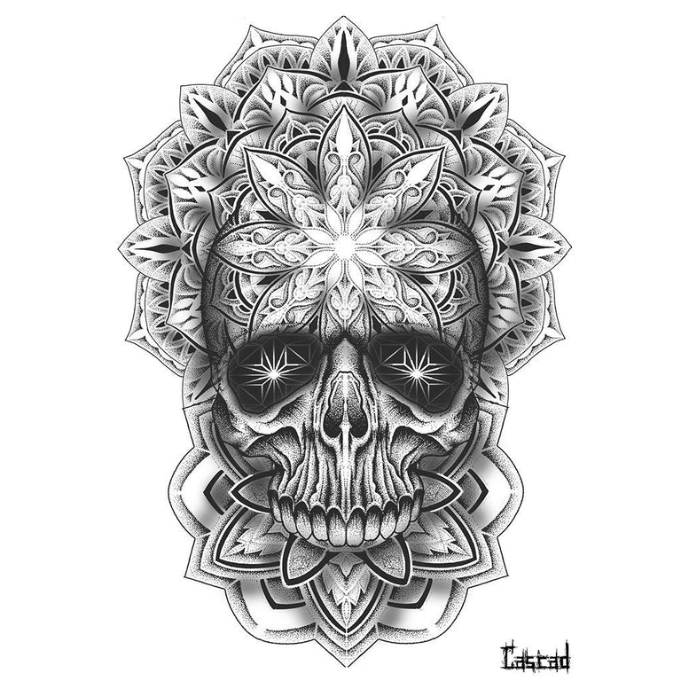 Tatouage temporaire hyperréaliste Skull Mandala - by CASCAD de ArtWear Tattoo Collaborations sur le bras d'un homme et jambe d'une femme