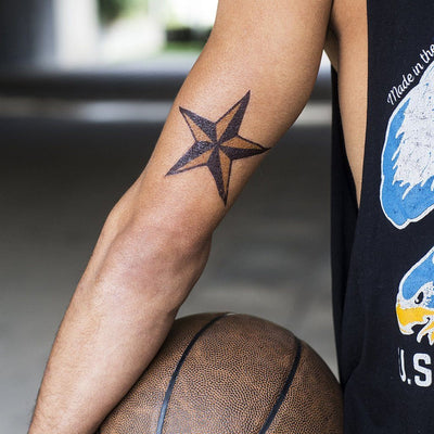 Tatouage temporaire hyperréaliste Branch Stars - Pack de ArtWear Tattoo Étoiles sur le bras d'un homme et jambe d'une femme