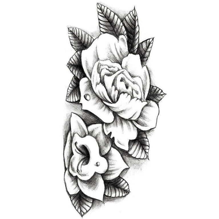 Tatouage temporaire hyperréaliste B&W Flowers de ArtWear Tattoo Fleurs sur le bras d'un homme et jambe d'une femme