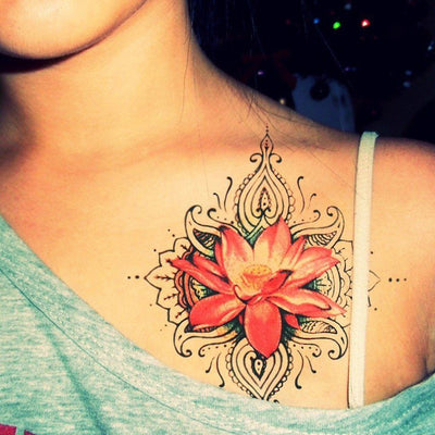 Tatouage temporaire hyperréaliste Pink Lotus de ArtWear Tattoo Fleurs sur le bras d'un homme et jambe d'une femme