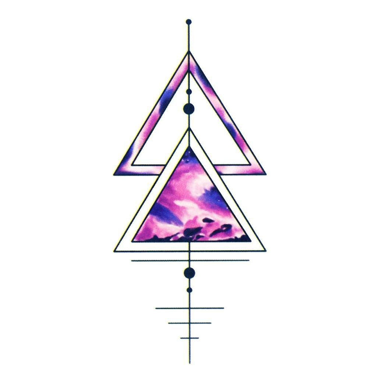 Tatouage temporaire hyperréaliste Watercolor Triangles de ArtWear Tattoo Géométriques sur le bras d'un homme et jambe d'une femme
