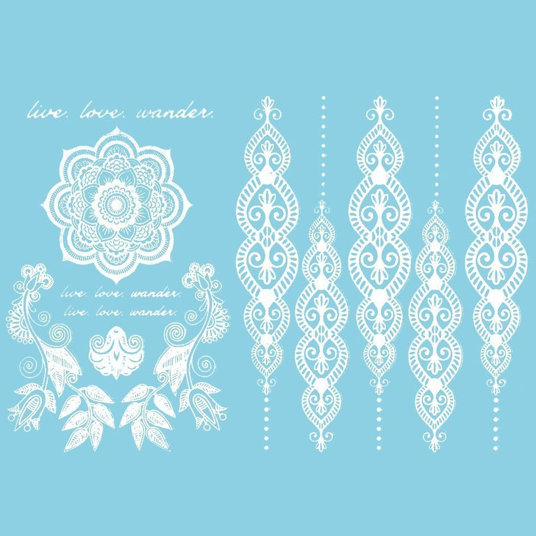 Tatouage temporaire hyperréaliste White Collection Pack 6 de ArtWear Tattoo Mandala sur le bras d'un homme et jambe d'une femme