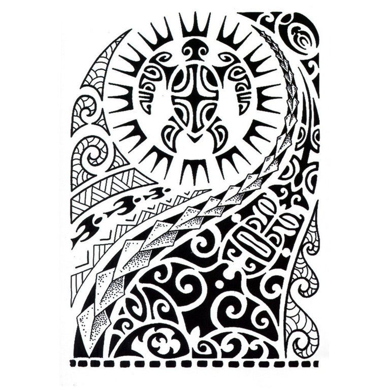 Tatouage temporaire hyperréaliste Maori 3 de ArtWear Tattoo Maori/Polynésien sur le bras d'un homme et jambe d'une femme