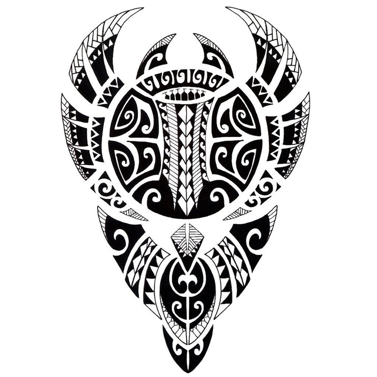 Tatouage temporaire hyperréaliste Polynesian Manta Ray de ArtWear Tattoo Maori/Polynésien sur le bras d'un homme et jambe d'une femme