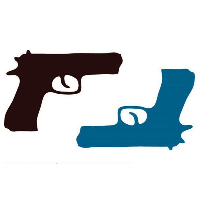 Tatouage temporaire hyperréaliste 2 Lil Guns de ArtWear Tattoo Minimalistes sur le bras d'un homme et jambe d'une femme