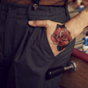 Tatouage temporaire hyperréaliste Red Old School Rose - Pack de ArtWear Tattoo Old School sur le bras d'un homme et jambe d'une femme