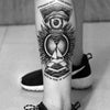 Tatouage temporaire hyperréaliste Secret Totem de ArtWear Tattoo Old School sur le bras d'un homme et jambe d'une femme