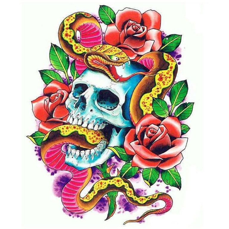 Tatouage temporaire hyperréaliste Skull & Roses 2 de ArtWear Tattoo Old School sur le bras d'un homme et jambe d'une femme