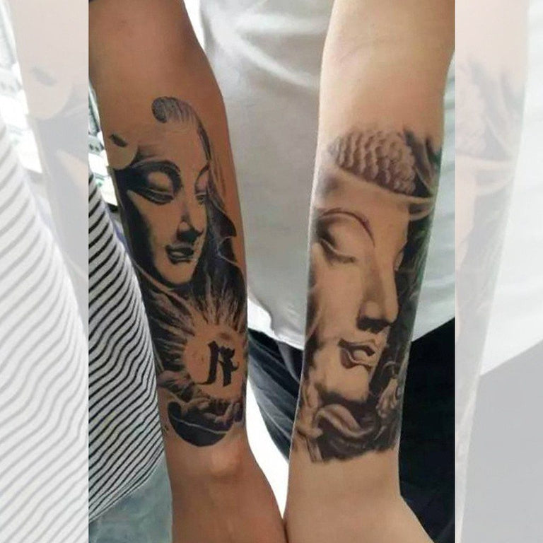 Tatouage temporaire hyperréaliste Buddha 6 de ArtWear Tattoo Religieux sur le bras d'un homme et jambe d'une femme