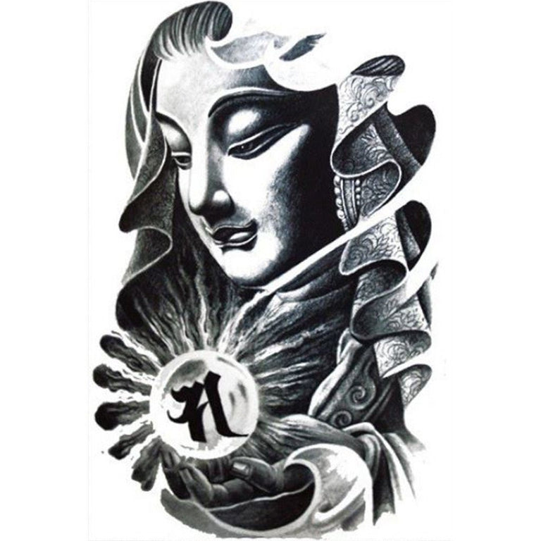 Tatouage temporaire hyperréaliste Guanyin Buddha de ArtWear Tattoo Religieux sur le bras d'un homme et jambe d'une femme