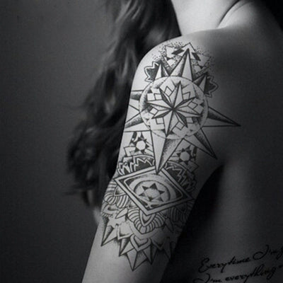 Tatouage temporaire hyperréaliste Sanskrit Star Origami de ArtWear Tattoo Religieux sur le bras d'un homme et jambe d'une femme