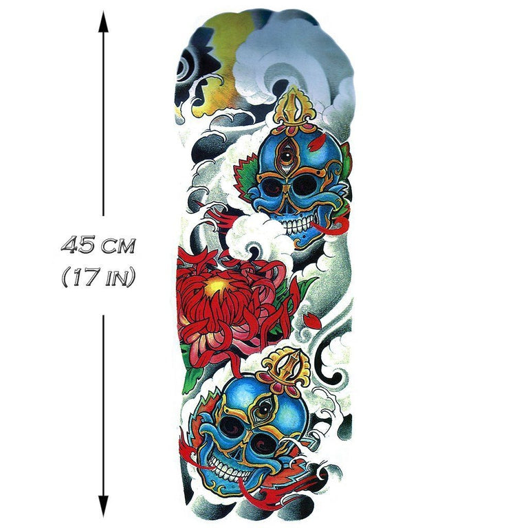 Tatouage temporaire hyperréaliste Colorful Skull Sleeve de ArtWear Tattoo Sleeve sur le bras d'un homme et jambe d'une femme