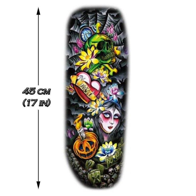 Tatouage temporaire hyperréaliste Dark Sleeve de ArtWear Tattoo Sleeve sur le bras d'un homme et jambe d'une femme