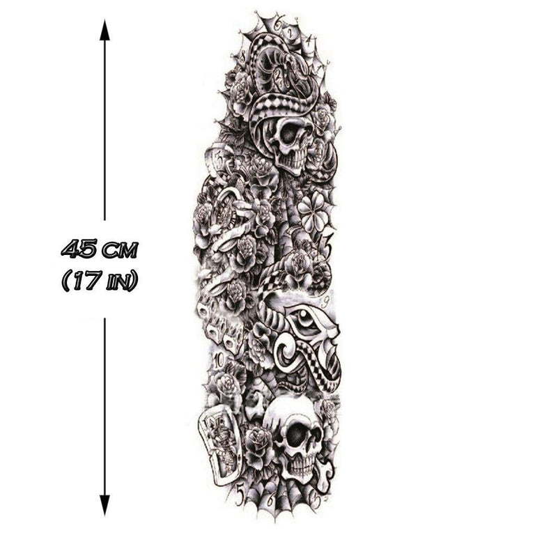 Tatouage temporaire hyperréaliste B&W Skulls Sleeve 1 de ArtWear Tattoo Tête de mort sur le bras d'un homme et jambe d'une femme