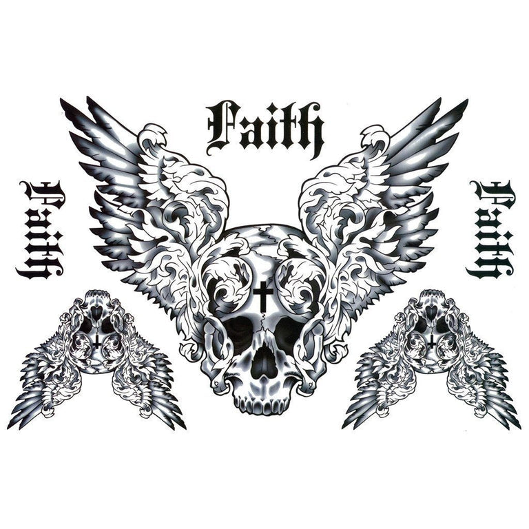 Tatouage temporaire hyperréaliste Faith Skull de ArtWear Tattoo Tête de mort sur le bras d'un homme et jambe d'une femme