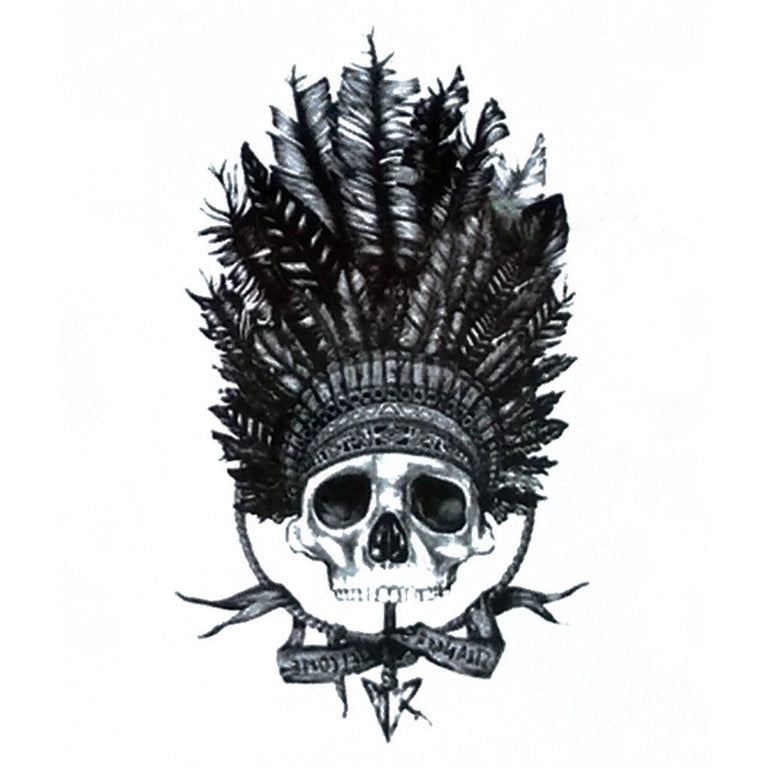 Tatouage temporaire hyperréaliste Lil Indian Skull de ArtWear Tattoo Tête de mort sur le bras d'un homme et jambe d'une femme