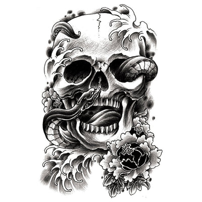 Tatouage temporaire hyperréaliste Skull & Snake de ArtWear Tattoo Tête de mort sur le bras d'un homme et jambe d'une femme