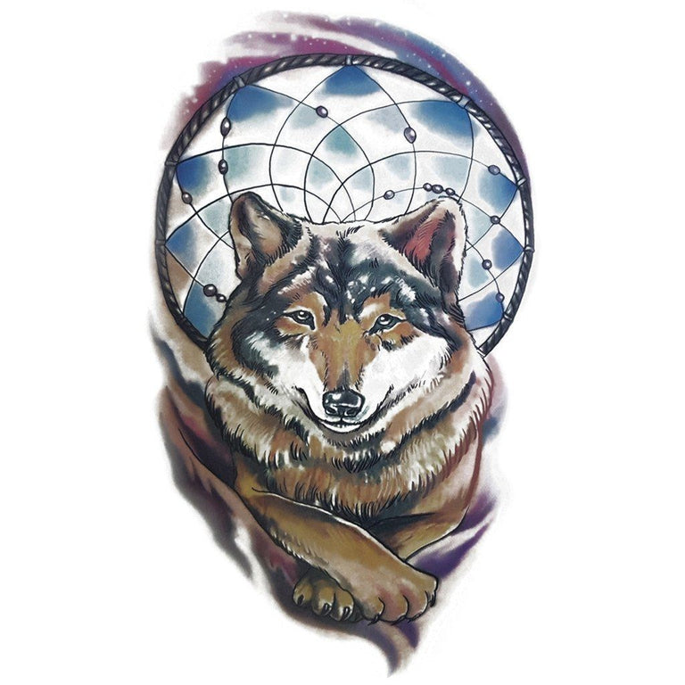 Tatouage temporaire hyperréaliste Wolf Dreamcatcher de ArtWear Tattoo Traditionnels sur le bras d'un homme et jambe d'une femme