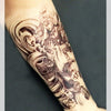 Tatouage temporaire hyperréaliste Young Warrior 2 de ArtWear Tattoo Traditionnels sur le bras d'un homme et jambe d'une femme