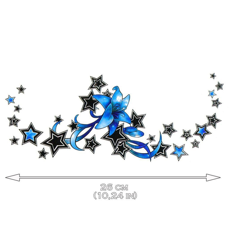 Tatouage temporaire hyperréaliste Blue Stars Underboob de ArtWear Tattoo Underboob sur le bras d'un homme et jambe d'une femme