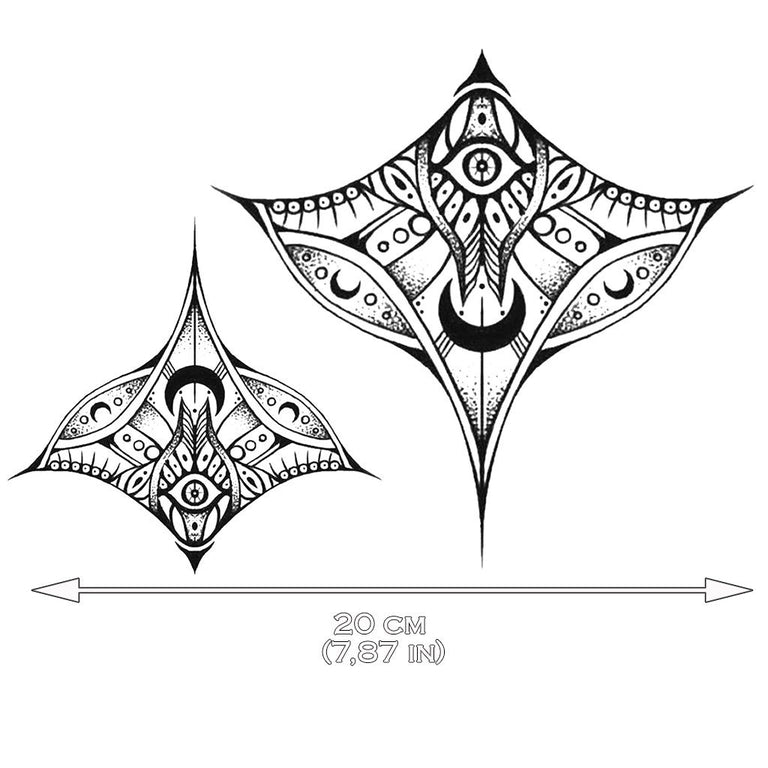 Tatouage temporaire hyperréaliste Manta Ray - Pack de ArtWear Tattoo Underboob sur le bras d'un homme et jambe d'une femme